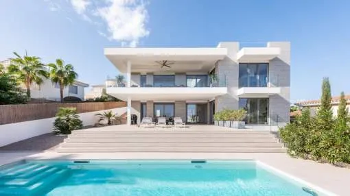Modern villa with panoramic views Modern villa with panoramic views